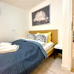 Cozy 3-Bedroom Home In The Center