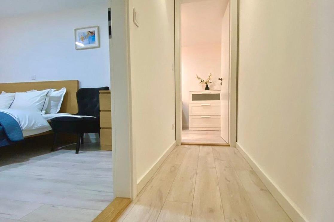 Cozy 3-bedroom In The Center Apartment