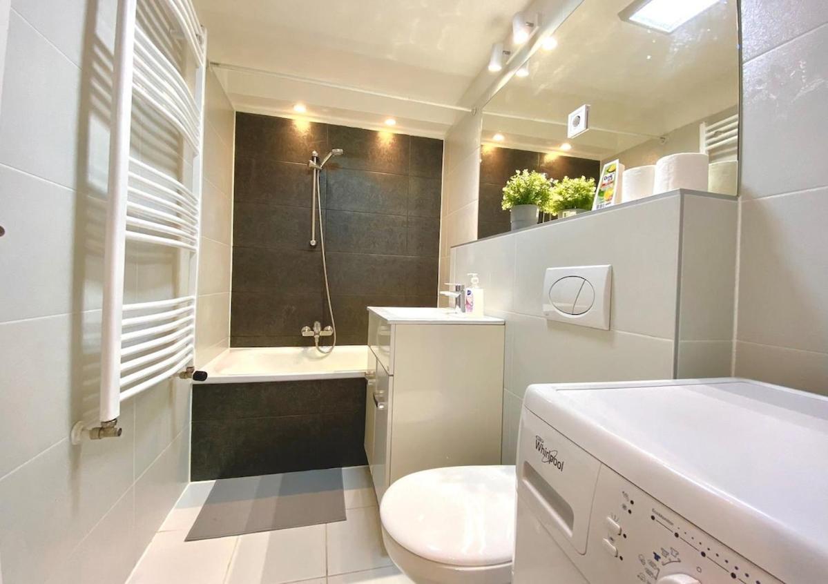 Cozy 3-bedroom In The Center Apartment Budapest